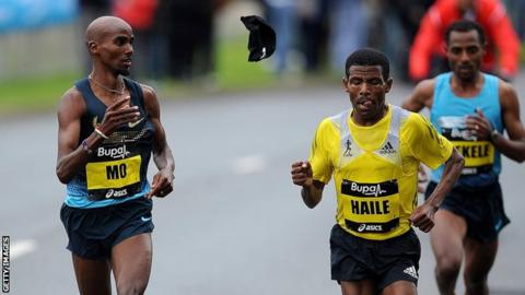 Mo Farah (left) and Haile Gebrselassie (centre)