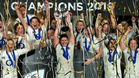 Sarah Hunter lifts the trophy after leading England to the grand slam in the 2019 Women's Six Nations