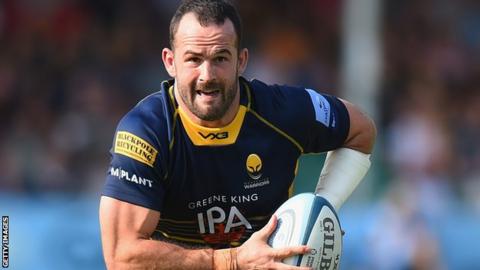 Worcester's Jono Lance runs with the ball