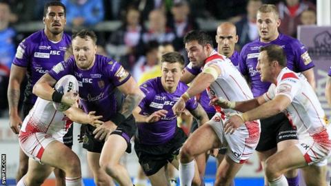 Hull FC on the attack against St Helens