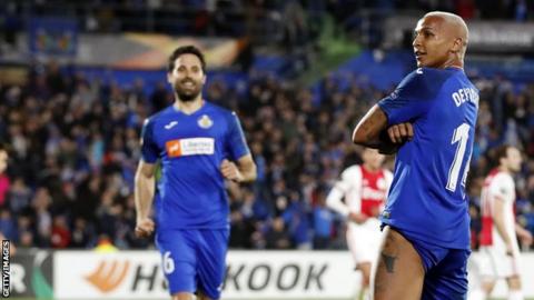 Deyverson celebrates scoring for Getafe against Ajax