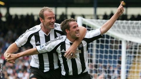 Alan Shearer (left) and Michael Owen (right) were teammates at Newcastle United before Shearer had a brief spell as interim manager