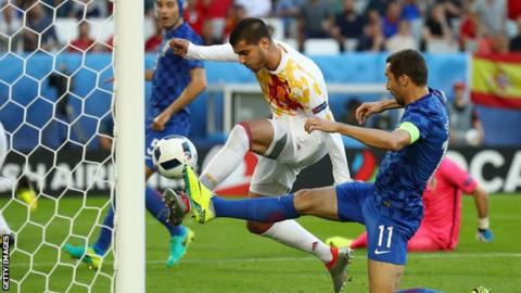 Morata scores