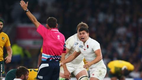 Ben Youngs reacts to a referee's decision in the 2015 World Cup pool stage defeat by Australia