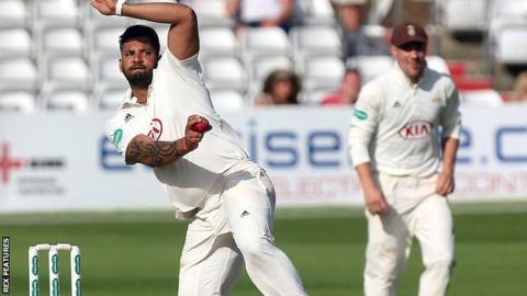 Ravi Rampaul bowling for Derbyshire