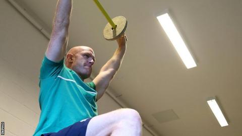 Ireland captain Paul O'Connell wants the players to raise the bar with an improved performance against France on Sunday