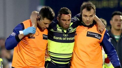 Dave Kearney comes off injured