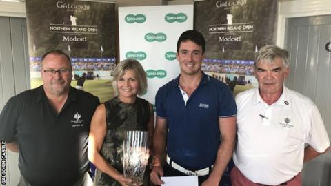 (L-R) Paul Hughes, Captain Galgorm Castle Golf Club, Valerie Penney, Specsavers Ballymena, Colin Fairweather, NI Amateur Open champion 2017 and John Carruthers, Honorary Secretary Galgorm Castle Golf Club