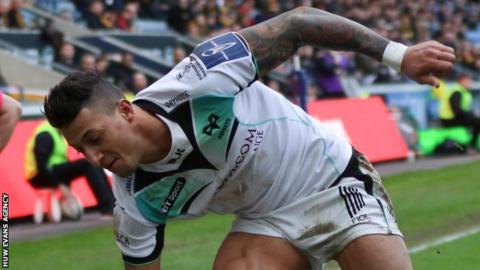 Jay Baker scores for Ospreys at Wasps