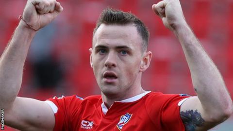 Darren McCauley is keen to sign for his home town club