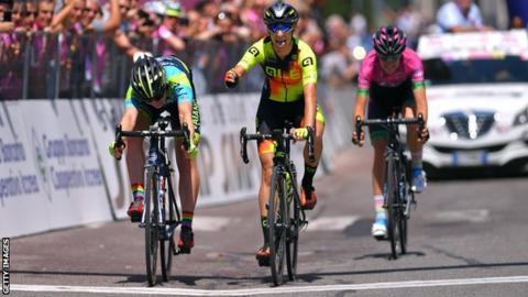 Letizia Borghesi beats Nadia Quagliotto during stage four of the 2019 Giro Rosa