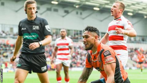 Jesse Sene-Lefao scores for Castleford