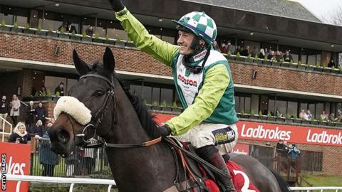 Sam Twiston-Davies on Clan des Obeaux