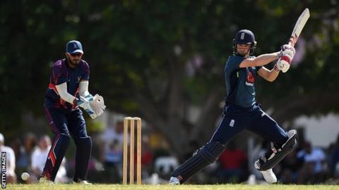 Warwickshire and England all-rounder Chris Woakes