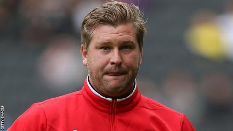 Karl Robinson