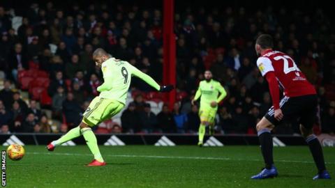 Leon Clarke scores Sheffield United's winner