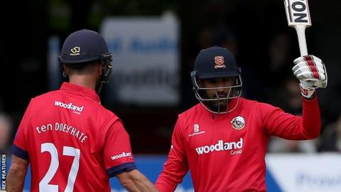 Ryan ten Doeschate and Ravi Bopara