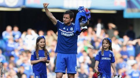 Frank Lampard waves to fans
