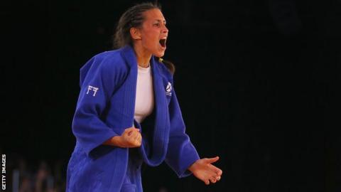 Kimberley Renicks celebrates her Commonwealth Games gold medal