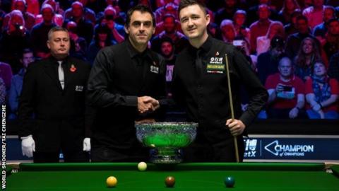 Ronnie O'Sullivan (left) and Kyren Wilson