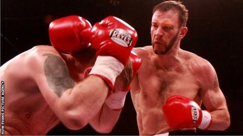Enzo Maccarinelli in action