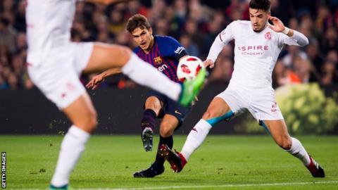 Denis Suarez scores for Barcelona