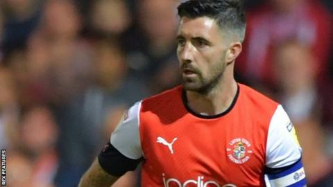 Alan Sheehan Lincoln City Sign Former Luton Town Full Back Bbc