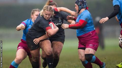 Wales hooker Molly Kelly on the attack against Crawshays