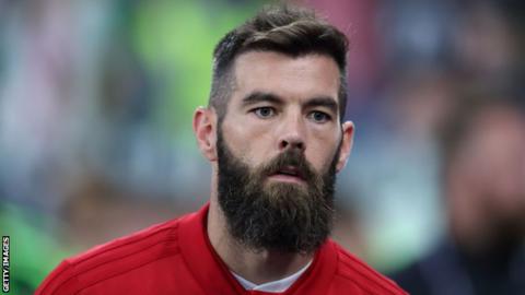 Joe Ledley: Newport County want decision from Wales midfielder - BBC Sport