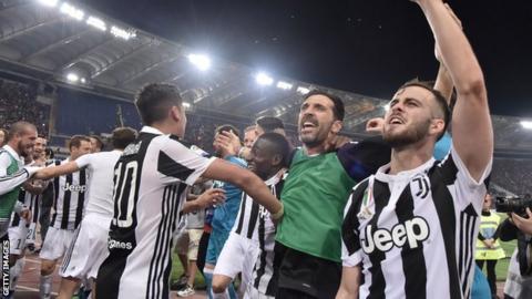 Juventus players celebrate