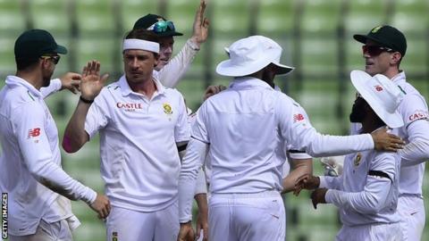Dale Steyn is congratulated after taking a wicket