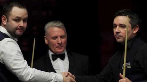 Stephen Maguire (left) will meet Alan McManus