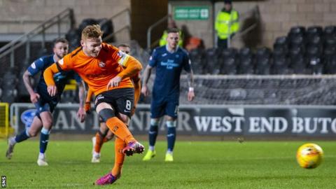 Fraser Fyvie scores a penalty