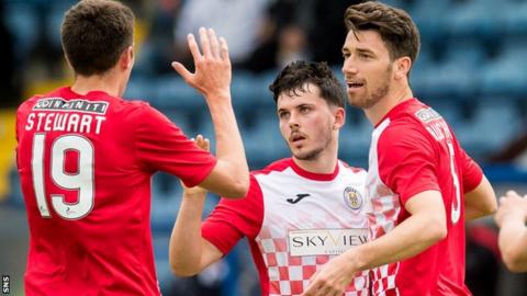 St Mirren's Lewis Morgan (centre) celebrates his goal with Ross Stewart (left) and Gregor Buchanan
