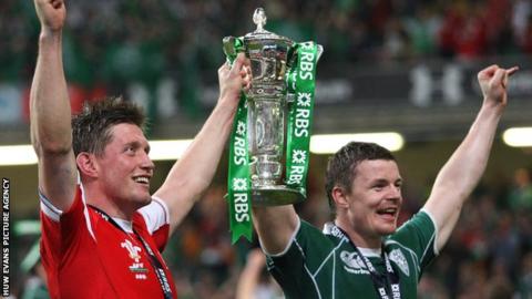 Ronan O'Gara (left) celebrates with Brian O'Driscoll