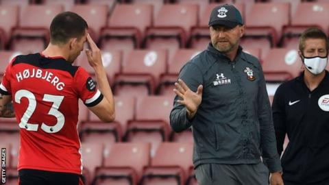 Pierre-Emile Hojbjerg: Everton in talks for Southampton midfielder