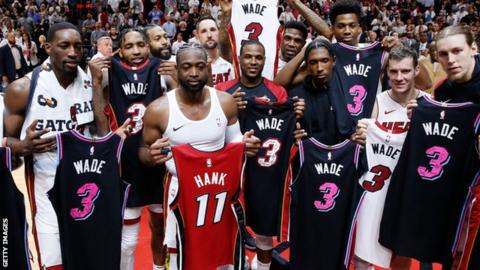 Dwyane Wade with his Miami Heat teammates.