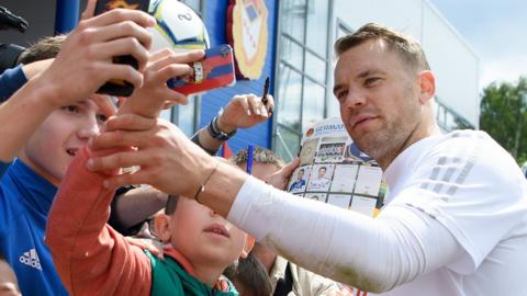 Manuel Neuer with fans