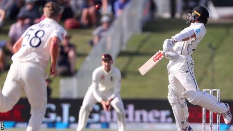 Sam Curran takes the all-important wicket of Kane Williamson with a lifting delivery