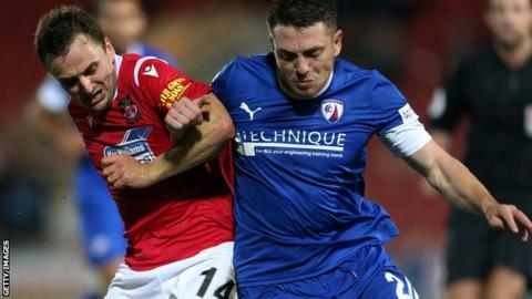 Paul Rutherford in action against Sam Wedgbury