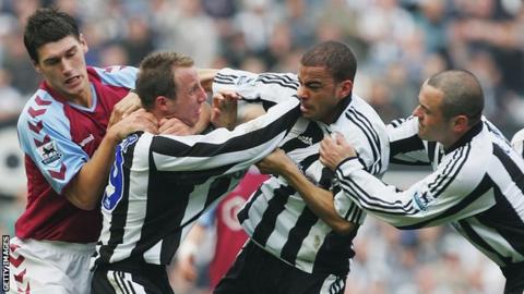 Newcastle team-mates Kieron Dyer and Lee Bowyer fight in 2005