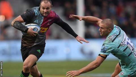 Ross Chisholm runs at the Gloucester defence