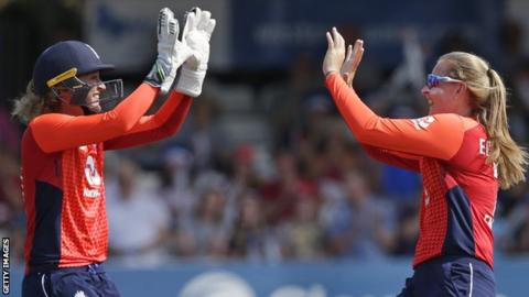 England's Sarah Taylor and Sophie Ecclestone