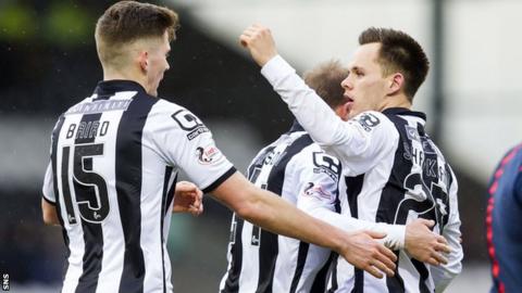 Lawrence Shankland (right)