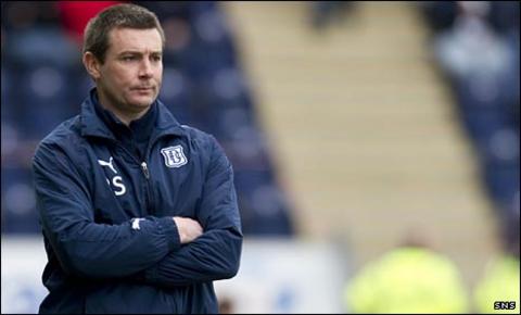 Dundee manager Barry Smith