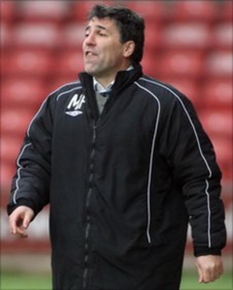 Wrexham manager Dean Saunders