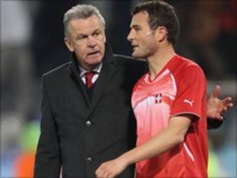 Swiss coach Ottmar Hitzfeld and Alex Frei