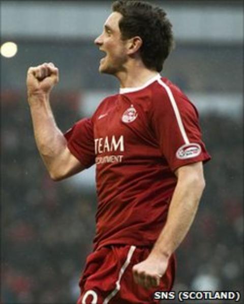 Aberdeen striker Scott Vernon