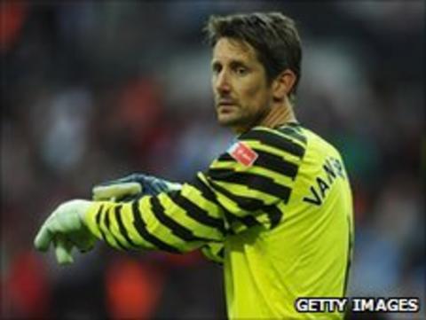 Manchester United keeper Edwin van der Sar
