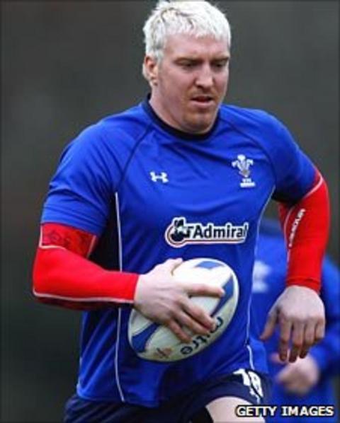 Andy Powell in training for Wales